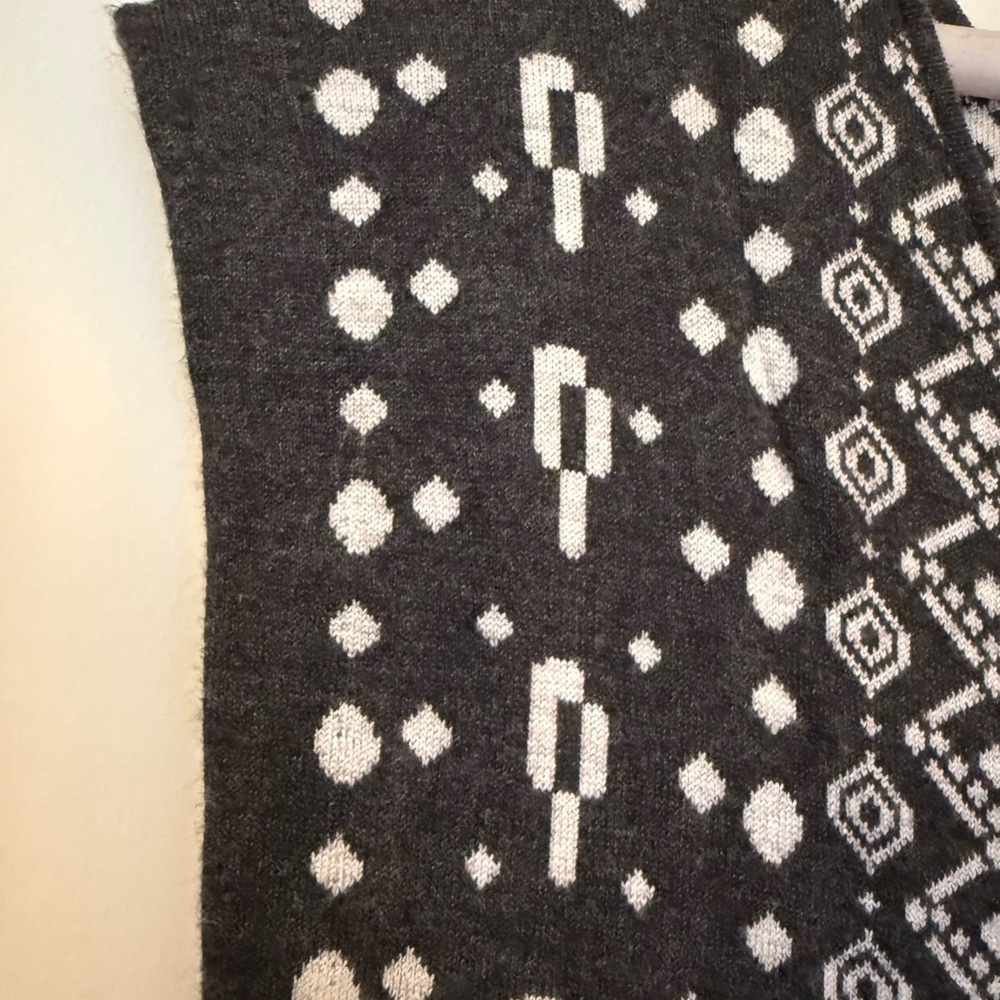 41 Hawthorn Dark Grey and White Geometric Midi Dress - Picture 6 of 11